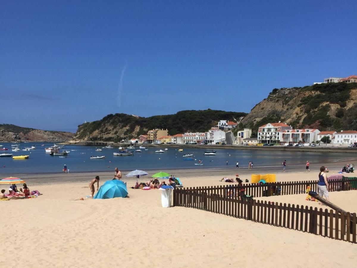 Beautiful Apartment In S O Martinho Do Porto With Balcony Sao Martinho do Porto Exterior photo
